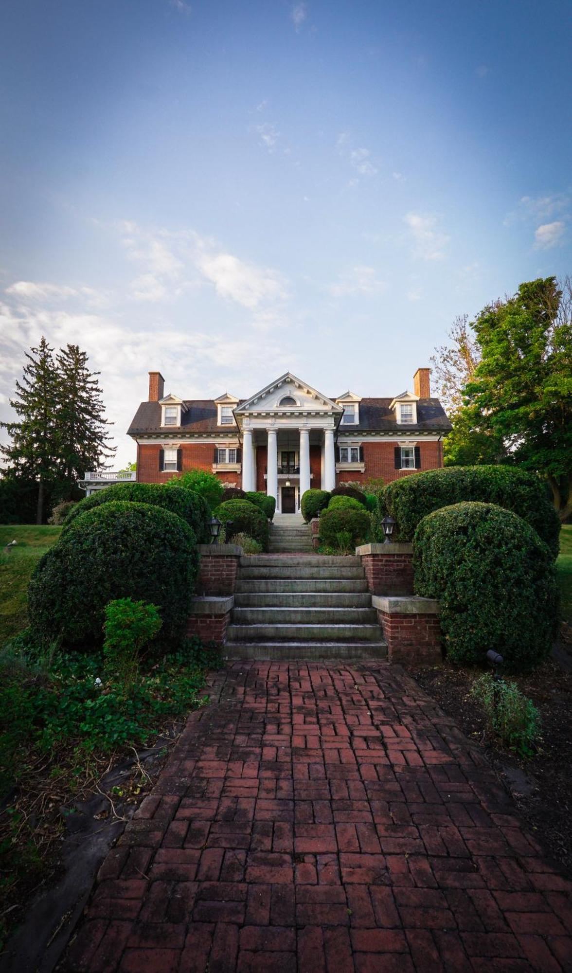 Mercersburg Inn Bagian luar foto