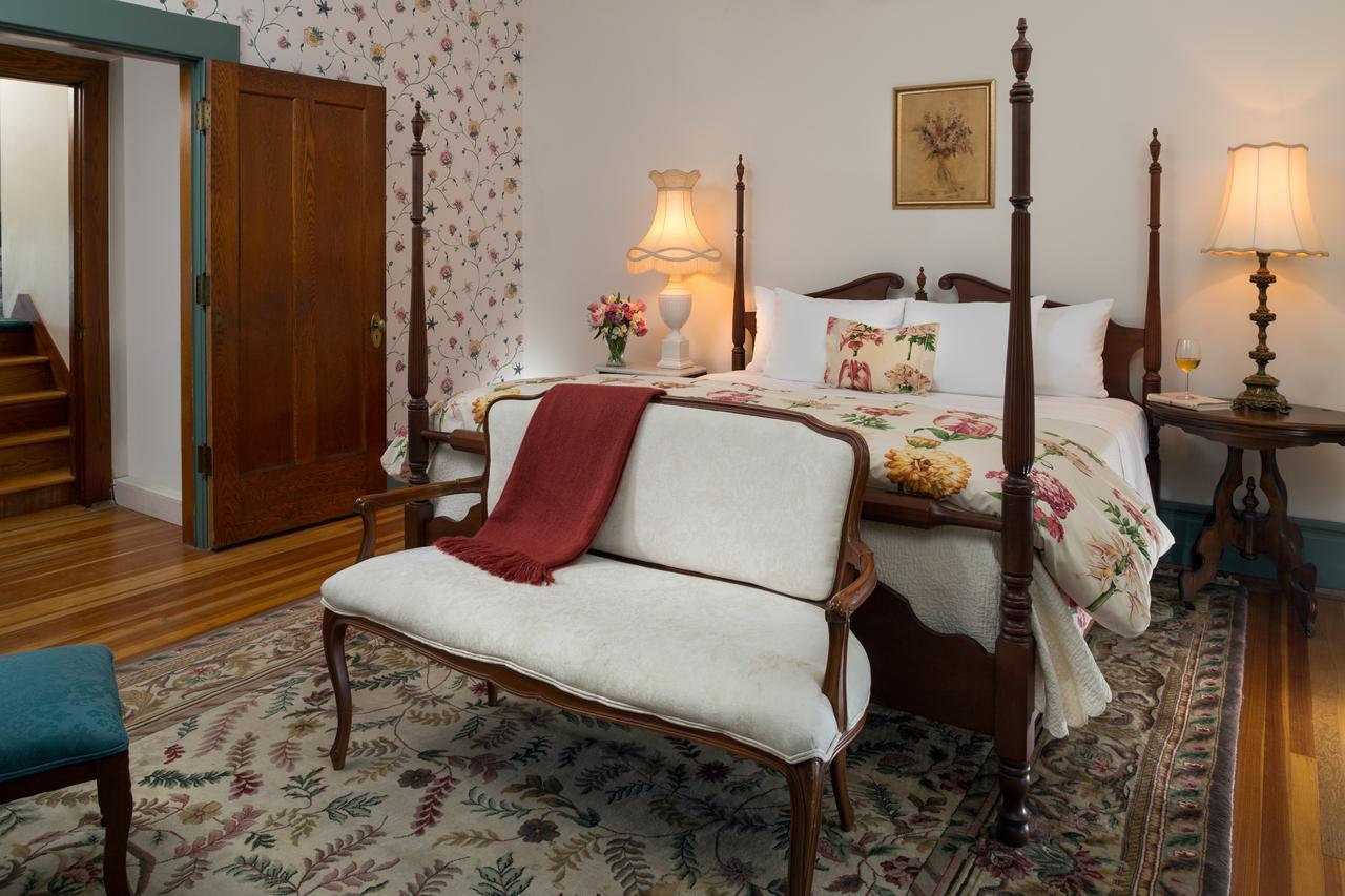 Mercersburg Inn Bagian luar foto