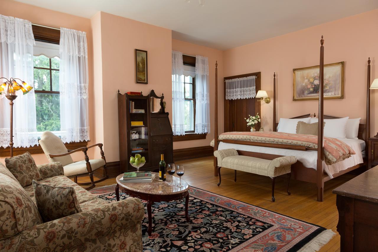 Mercersburg Inn Bagian luar foto