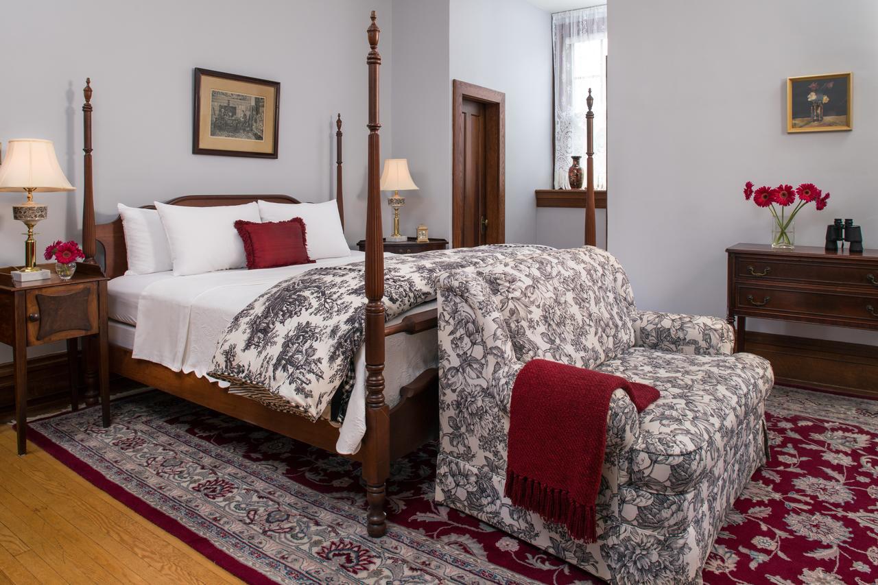 Mercersburg Inn Bagian luar foto