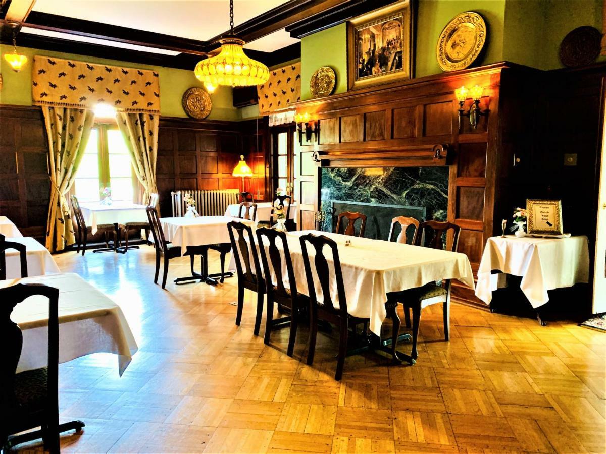 Mercersburg Inn Bagian luar foto