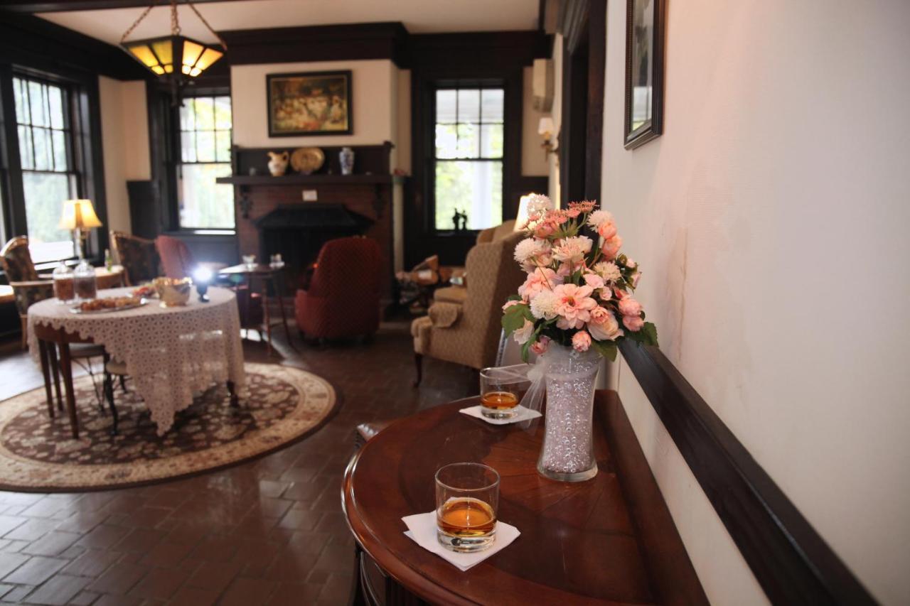 Mercersburg Inn Bagian luar foto